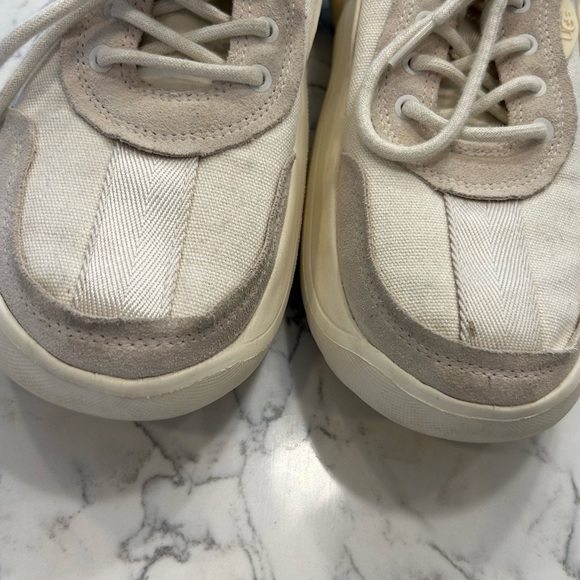Ugg LA Cloud Low Top Cream Sneaker Shoe Size 10